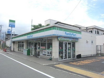 Convenience store. 308m to Family Mart (convenience store)