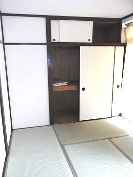 Living and room. Japanese-style room 6 quires