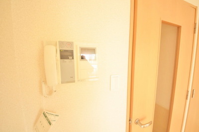 Security.  ☆ Intercom equipped ☆ 