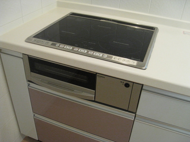 Kitchen. IH3 neck