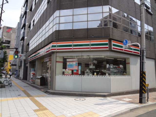 Convenience store. Seven-Eleven Taito Asakusabashi 3-chome up (convenience store) 390m