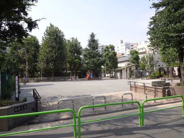 park. Municipal Seika to the park (park) 390m