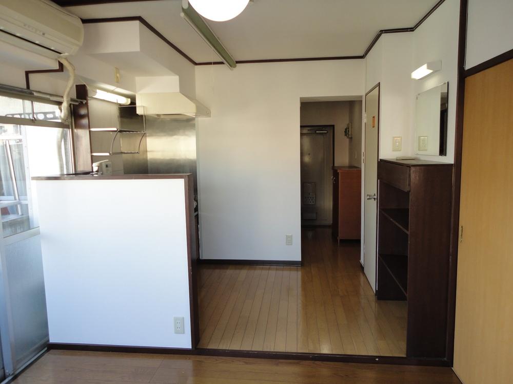 Living. dining kitchen