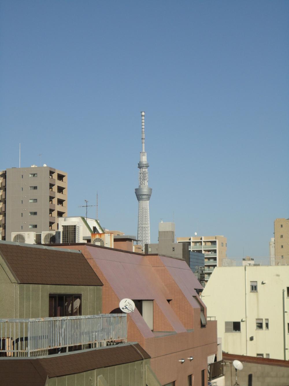 View photos from the dwelling unit. View from Japanese-style room (east)