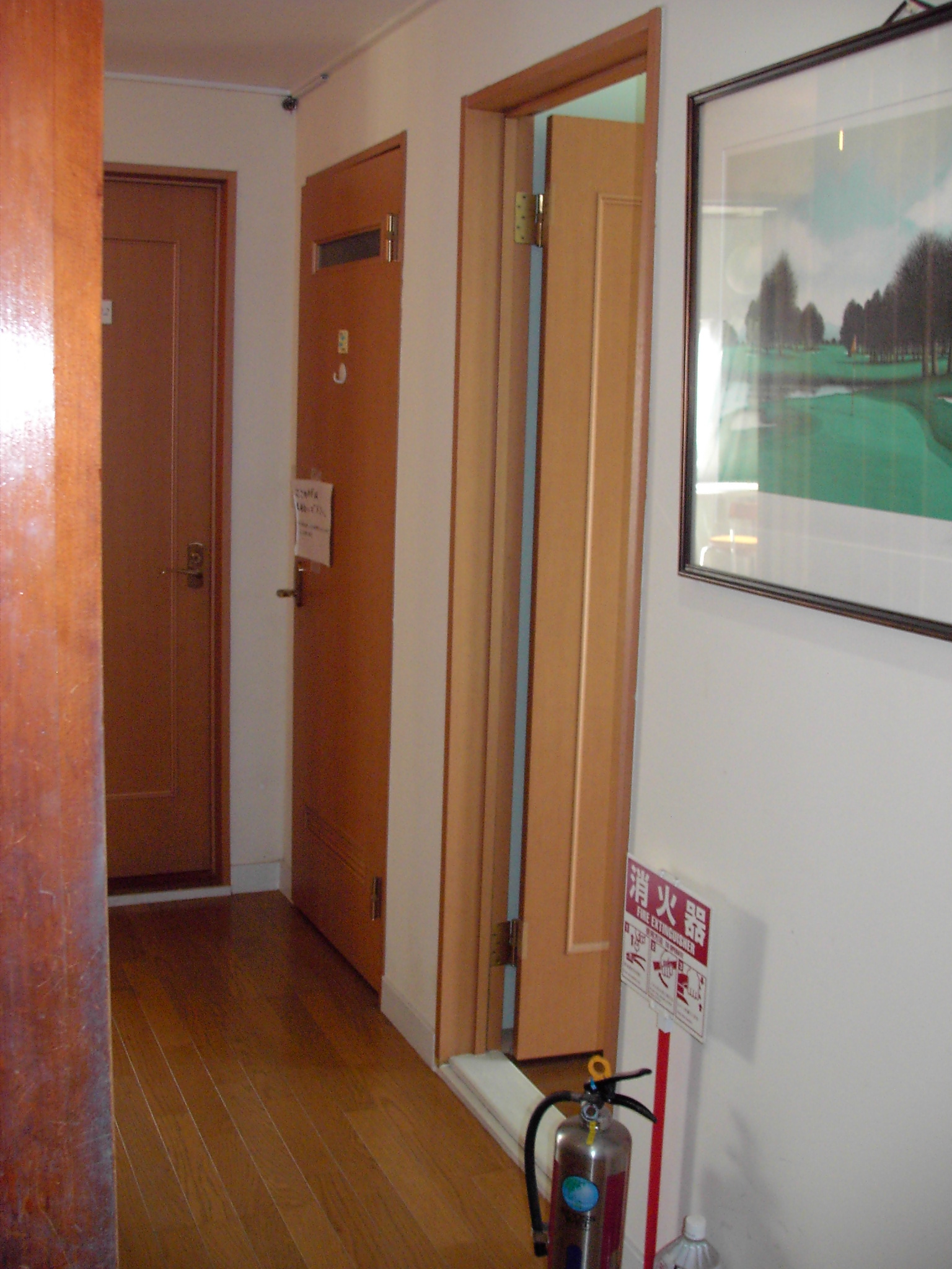 Other common areas. 401, Room entrance from the fourth floor hallway