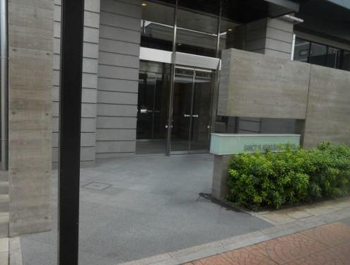 Entrance. Common areas