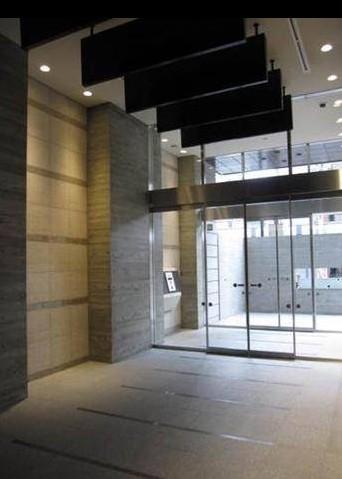 Entrance. Common areas