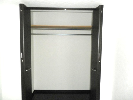 Receipt. Excellent storage capacity of the closet! A separate room of the room