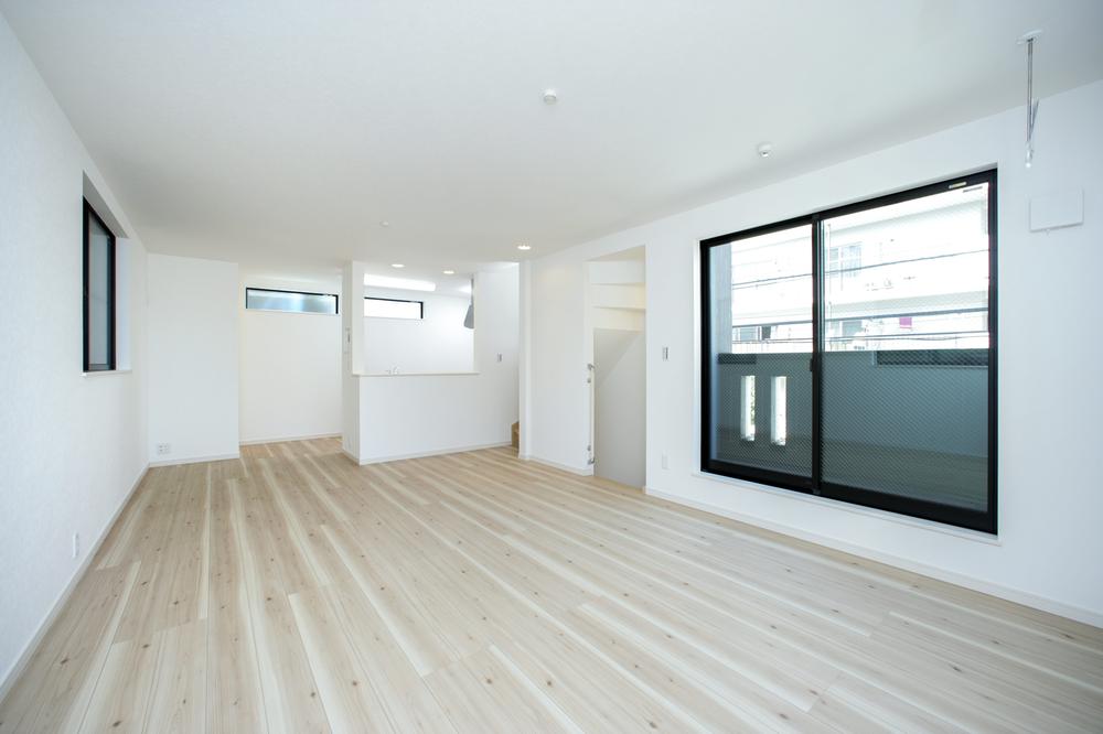 Same specifications photos (living). Same specifications