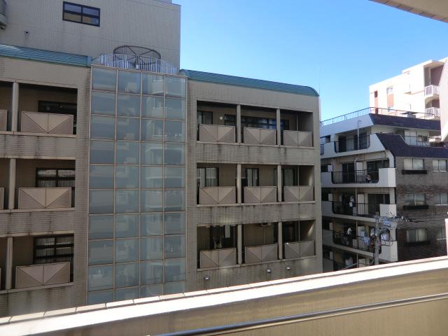 View photos from the dwelling unit. View from the site (December 2013) Shooting