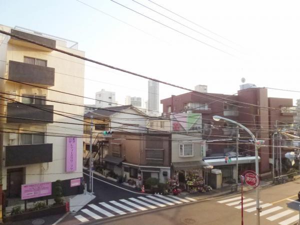 View photos from the dwelling unit. ~ View of Shinobazu Street is good ~