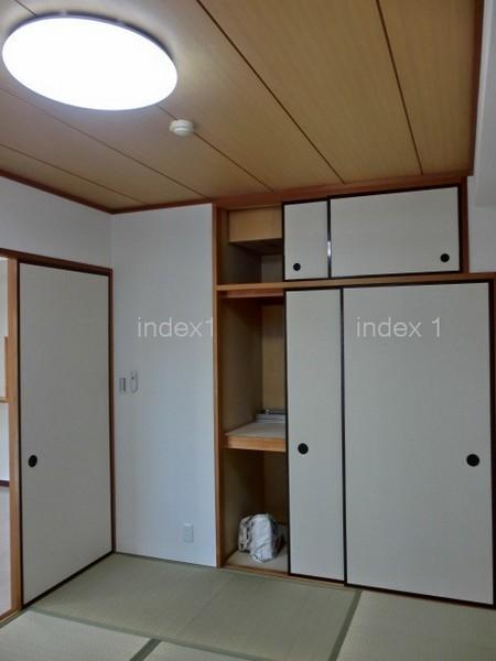 Non-living room. Also equipped with a closet in a clean Japanese-style room!