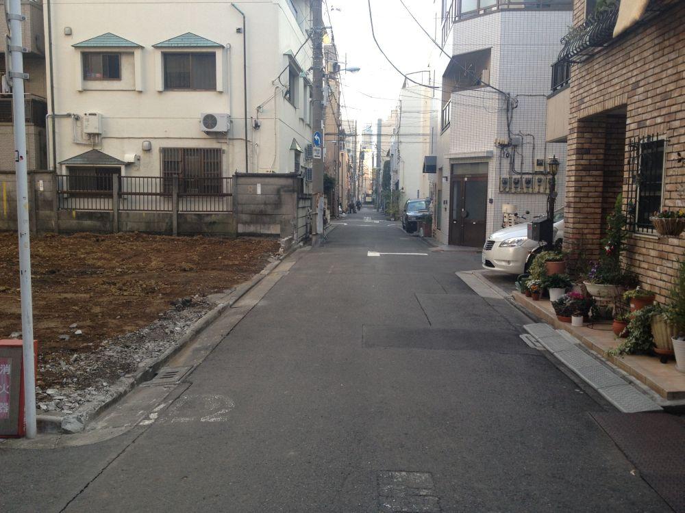 Local photos, including front road. Local (12 May 2013) Shooting