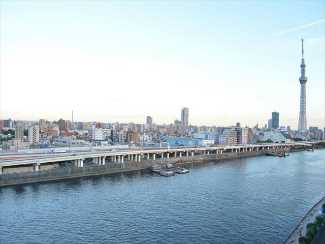 View photos from the dwelling unit. This view of the panoramic views of the Sumida River