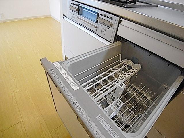 Kitchen. dishwasher