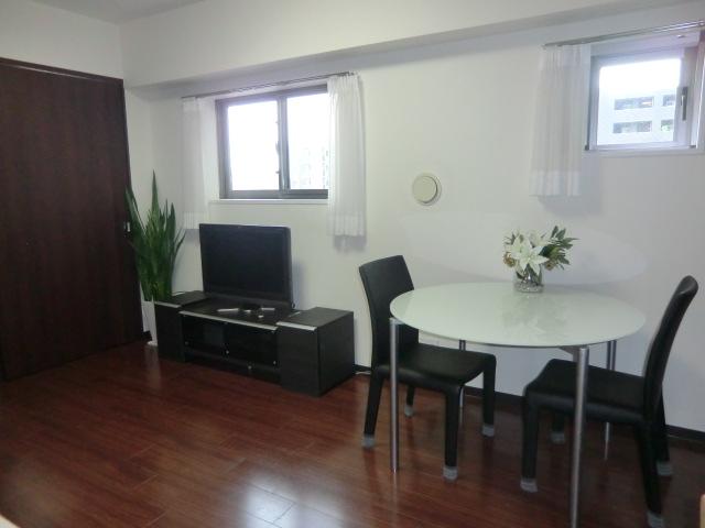 Living. Room (August 2013) Shooting Bright living-dining at the corner room