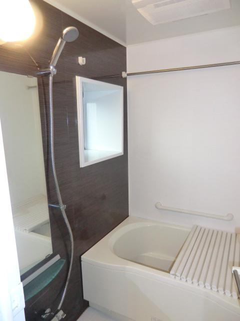 Bathroom. Room (August 2013) Shooting Bathroom is equipped with window