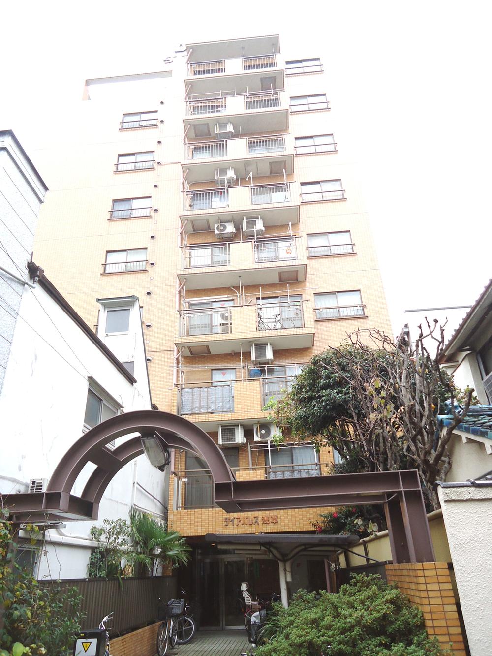 Local appearance photo. Local (12 May 2013) Shooting. Outer wall is tiled specification.