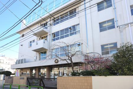 kindergarten ・ Nursery. Senzoku 200m to kindergarten