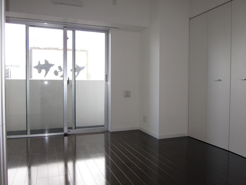 Non-living room. Indoor (10 May 2013) Shooting