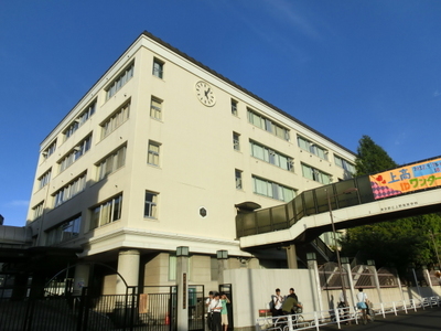 high school ・ College. Tokyotoritsuuenokotogakko (high school ・ NCT) to 117m