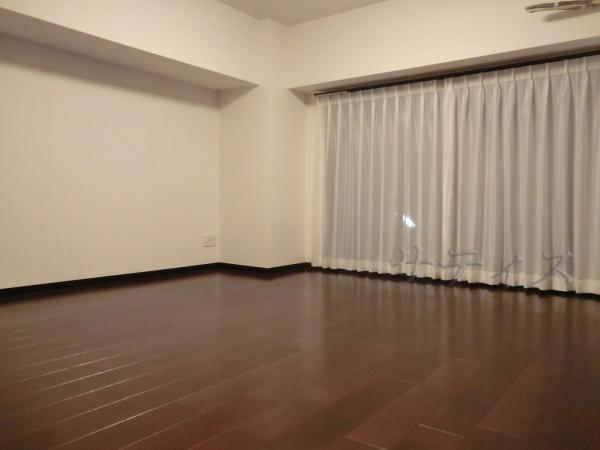 Non-living room. ~ About 9 Pledge of Western-style ~