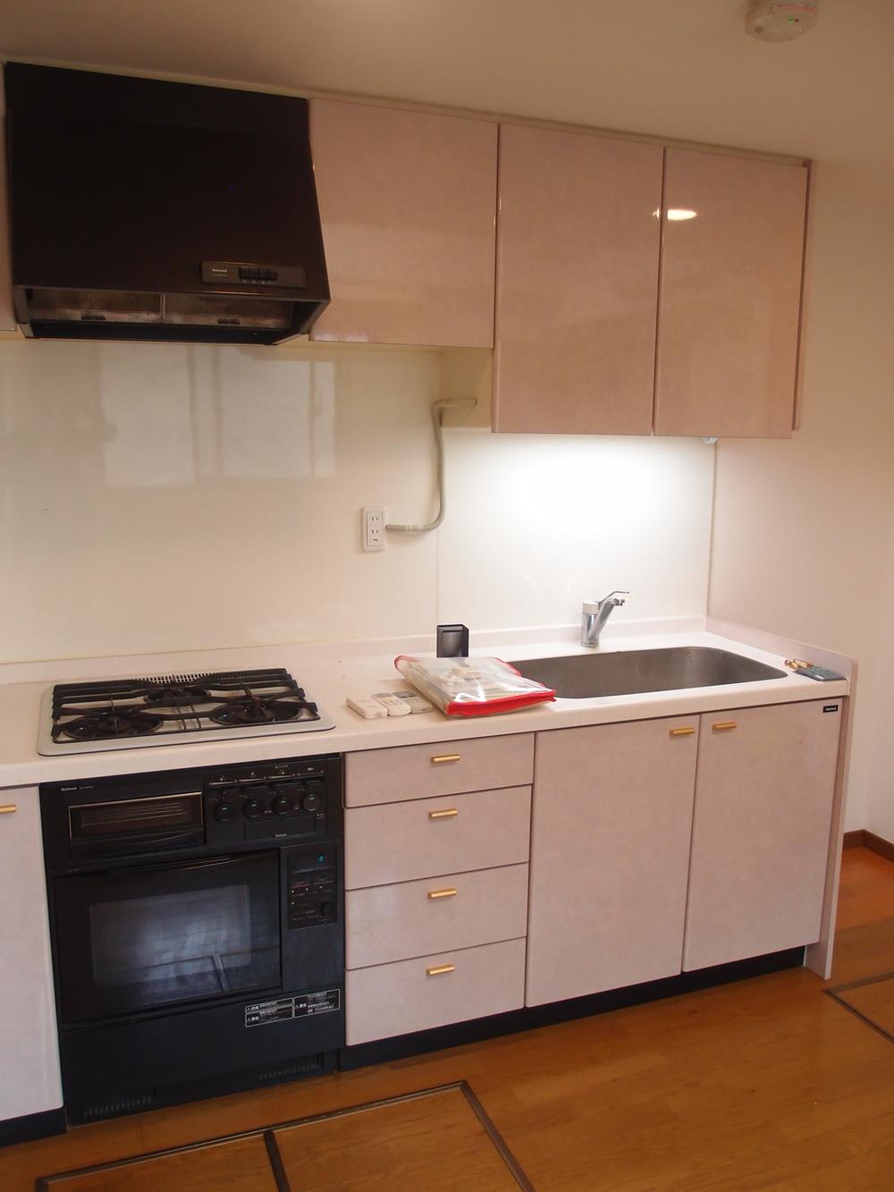 Kitchen. System kitchen