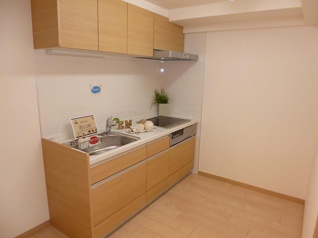 Kitchen. IH cooking heater system Kitchen. Storage is a good usability has become a pull-out.