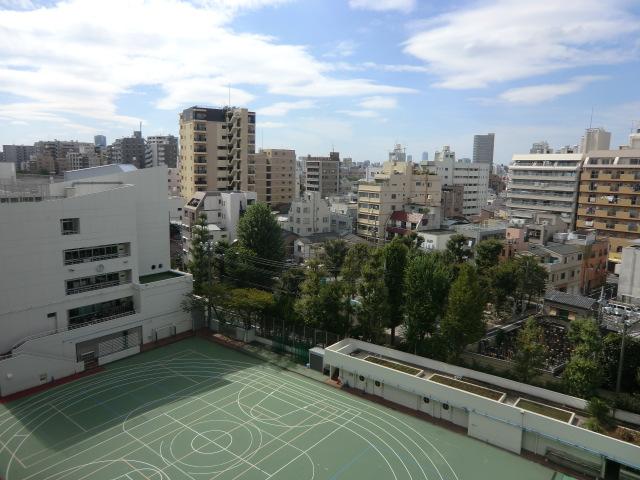 View photos from the dwelling unit. View from the site (October 2013) Shooting