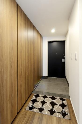 Entrance. Local (April 2013) Shooting