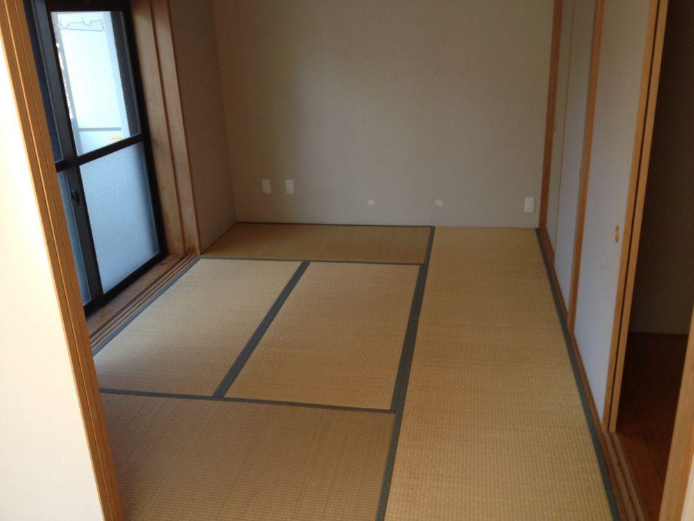 Non-living room. Indoor (10 May 2012) shooting