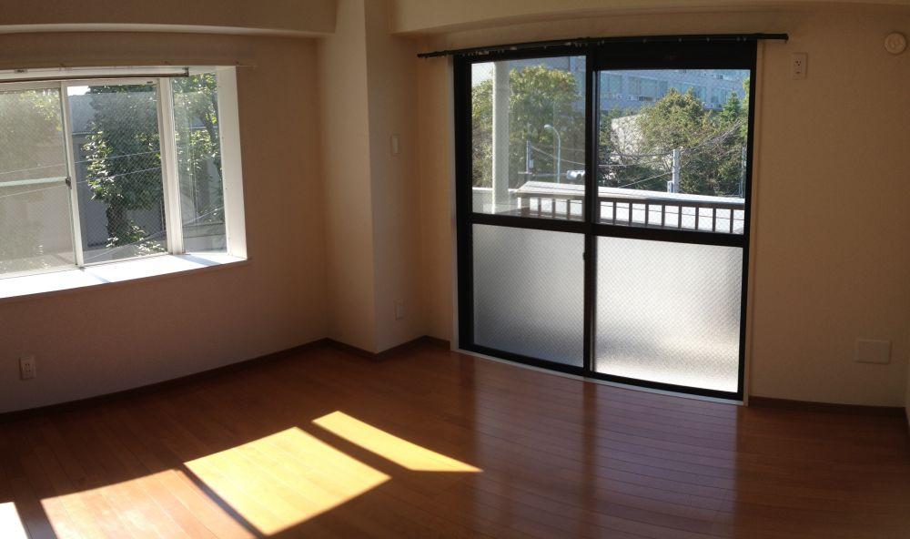 Non-living room. Indoor (10 May 2012) shooting