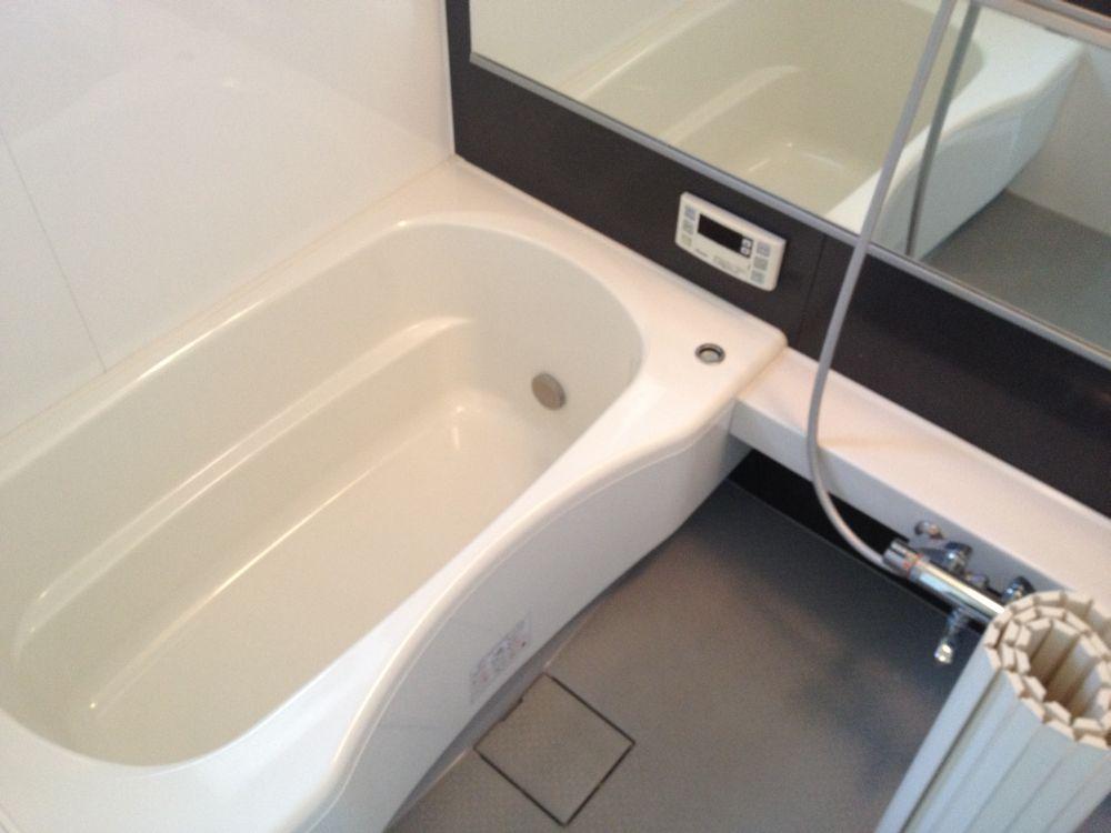 Bathroom. Indoor (10 May 2012) shooting