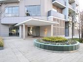 Entrance. Common areas