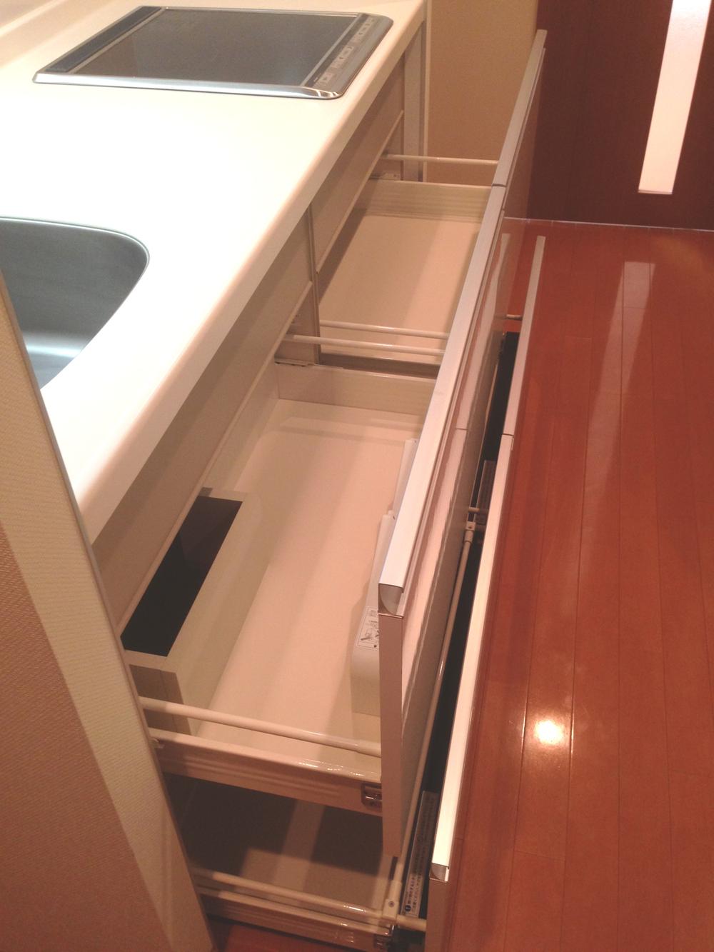 Kitchen. Storage-rich kitchen