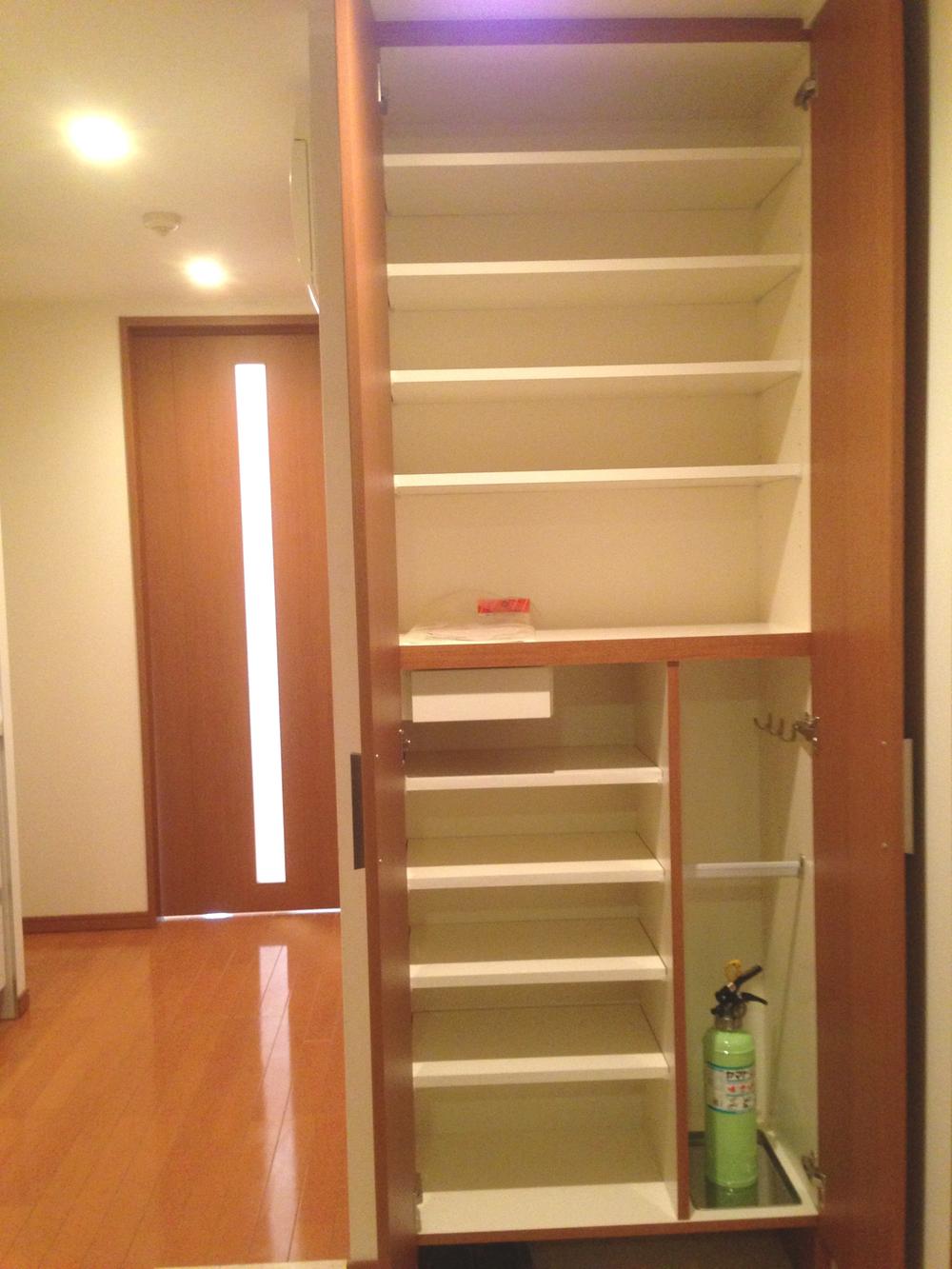 Entrance. Entrance storage