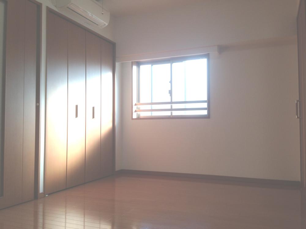 Living. Living room with a window on the south side.