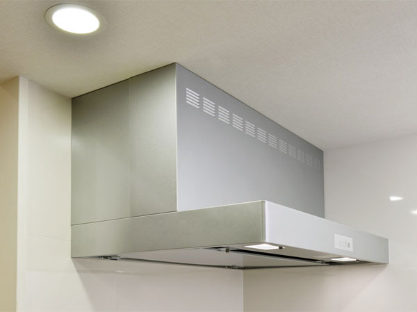 Kitchen.  [Rectification Backed range hood] Range hood that combines the functionality and design. Current plate can be easily detached to increase the collection rate of the smell and smoke in cooking, Care is also easy. (Same specifications)