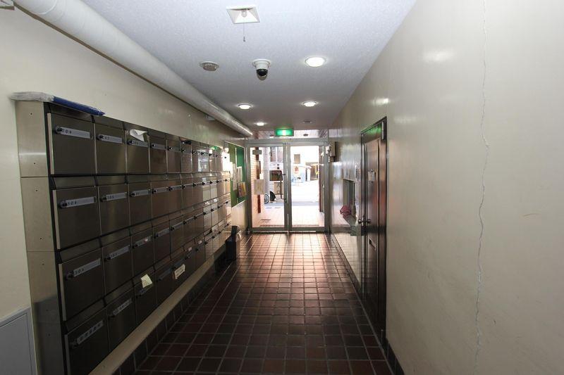 lobby. Introspection of the lobby