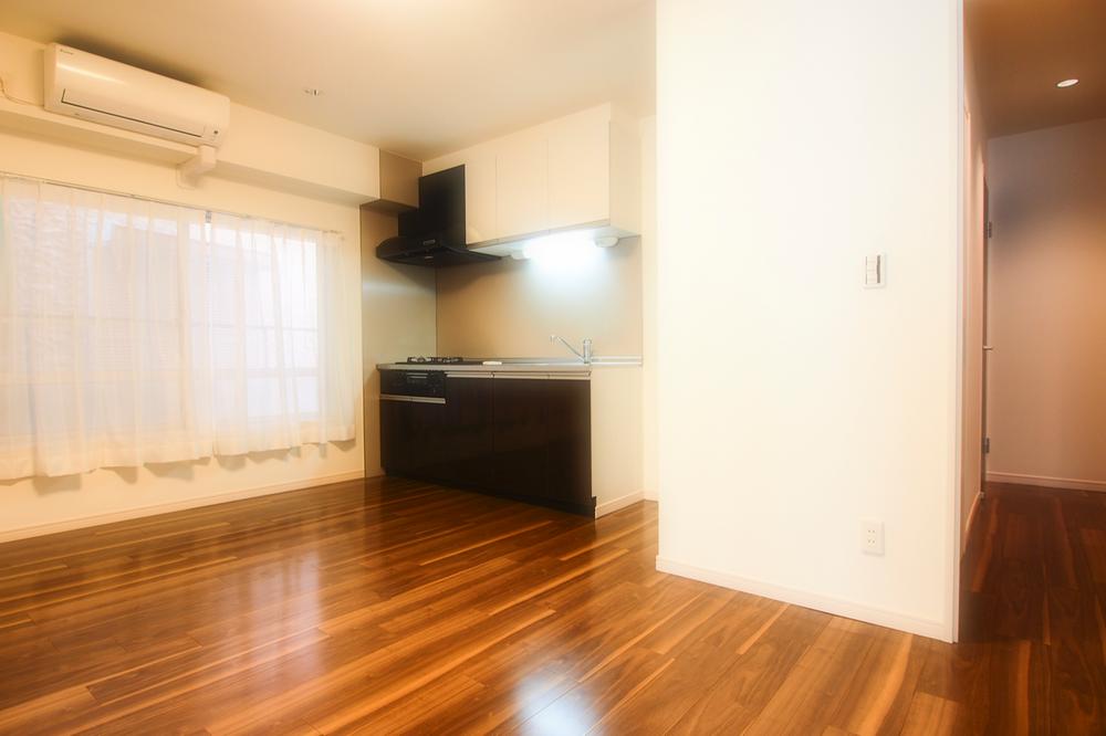 Living. Indoor (12 May 2013) Shooting