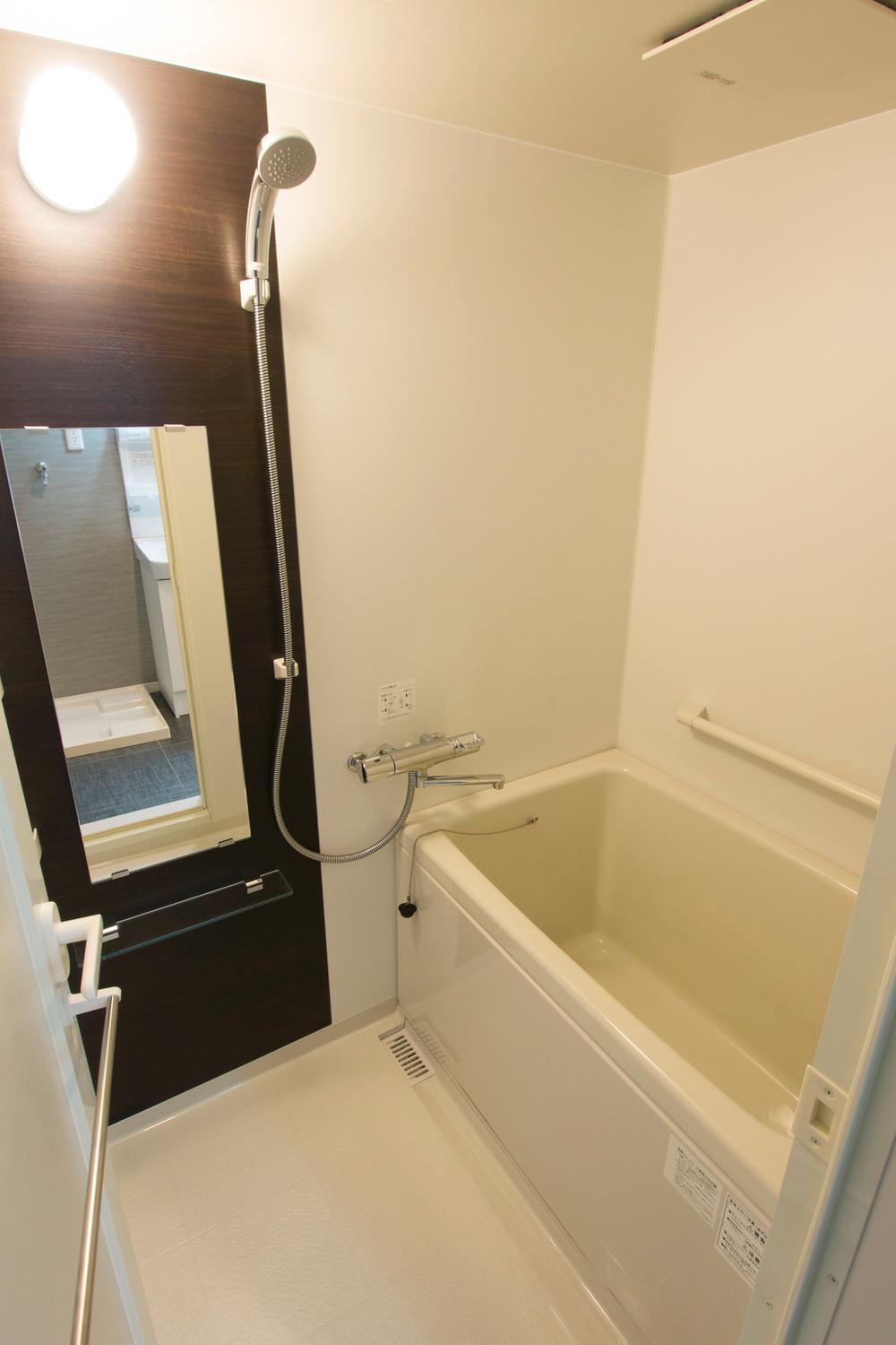 Bathroom. Indoor (12 May 2013) Shooting