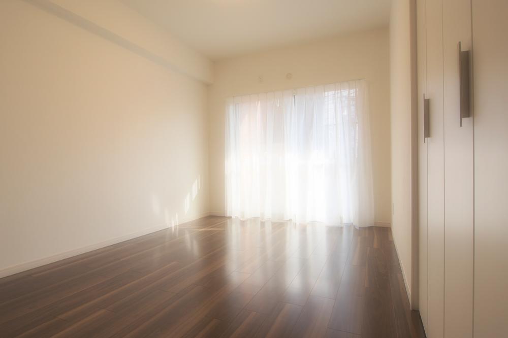 Non-living room. Indoor (12 May 2013) Shooting