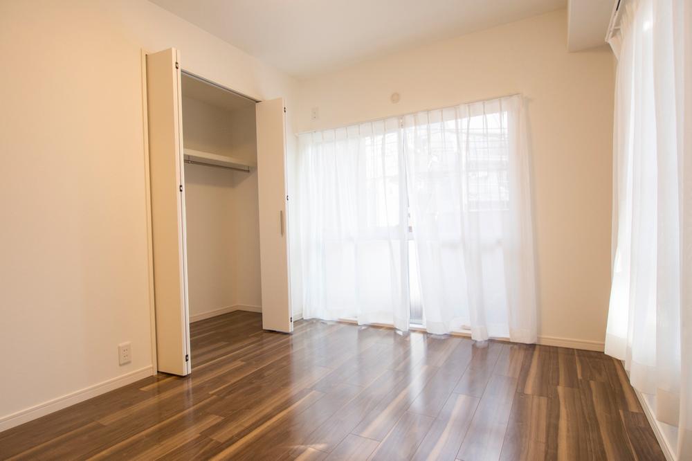 Non-living room. Indoor (12 May 2013) Shooting