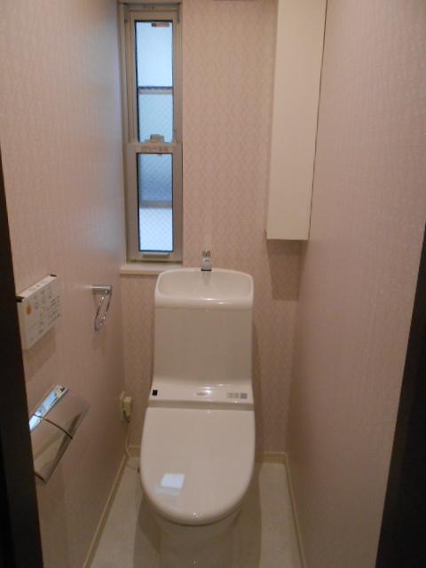 Toilet. antibacterial ・ Water-saving shower toilet