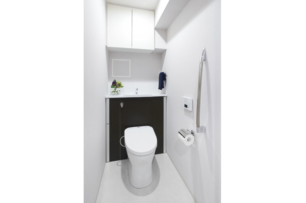  [toilet] If you need a wheelchair, Kind to the elderly "spacious design" feature