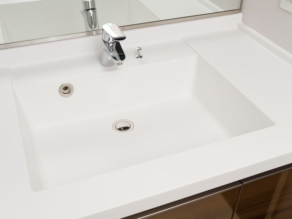 Bathing-wash room.  [Counter-integrated Square bowl] Artificial marble of the Square bowl counter and bowl are integrally molded. In addition to it is also excellent in the seam without design, It is easy to clean.