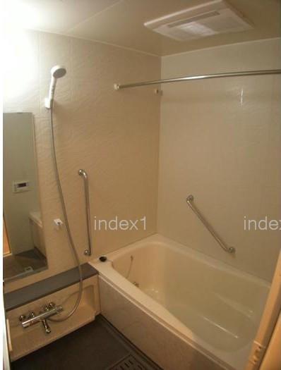 Bathroom. Convenient reheating ・ With bathroom dryer ☆