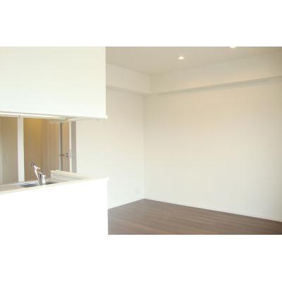 Living and room. Since the rooms in which the white tones and can be arranged in a variety of interior