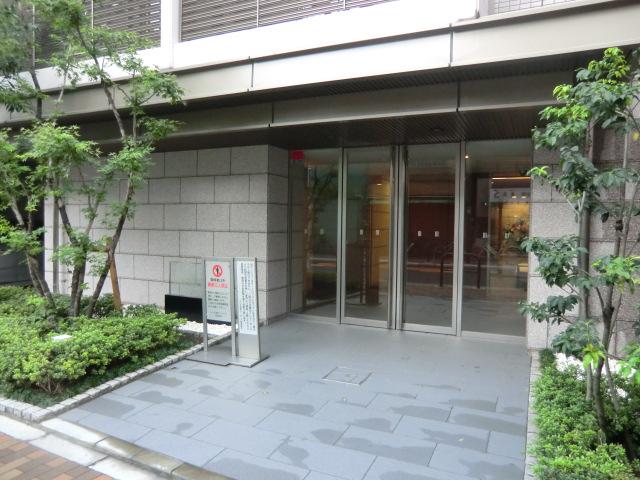 Entrance. Common areas