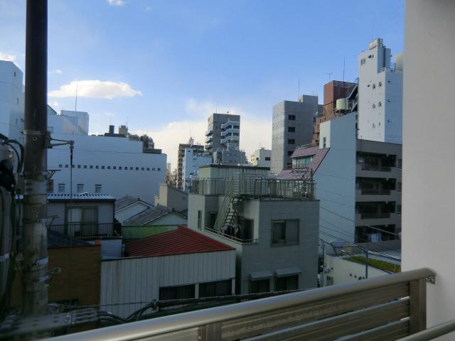View photos from the dwelling unit. View from the site (January 2014) Shooting